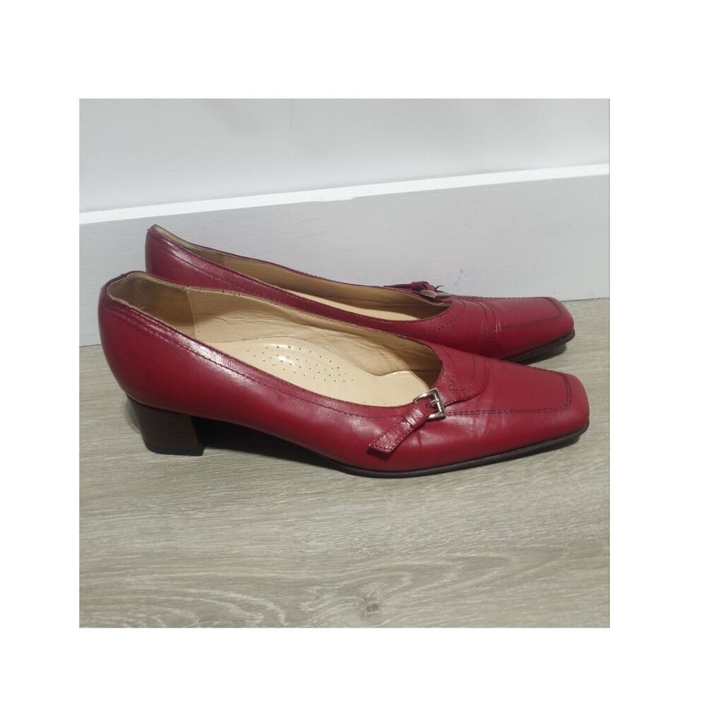 Italian Moda Vintage Woman's Red Leather Heeled Shoes Size 7.5-8 Gold Buckle